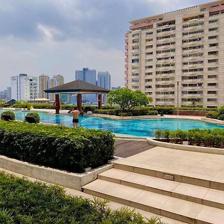 Makati Penthouse With Stunning City Skyline View مانيلا المظهر الخارجي الصورة