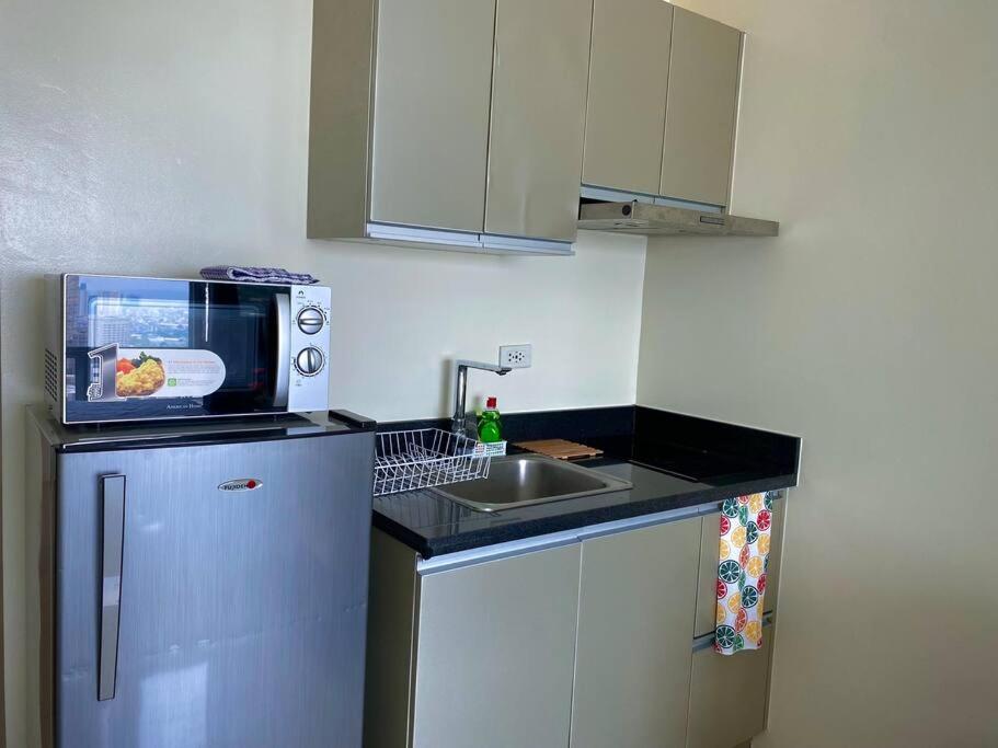Makati Penthouse With Stunning City Skyline View مانيلا المظهر الخارجي الصورة