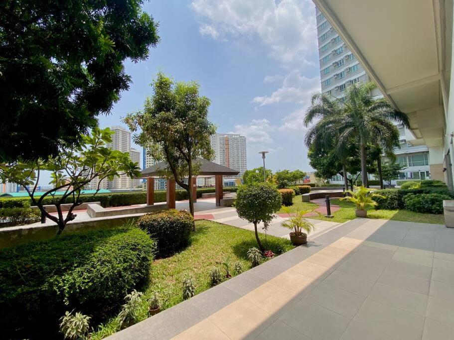 Makati Penthouse With Stunning City Skyline View مانيلا المظهر الخارجي الصورة