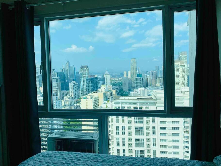 Makati Penthouse With Stunning City Skyline View مانيلا المظهر الخارجي الصورة