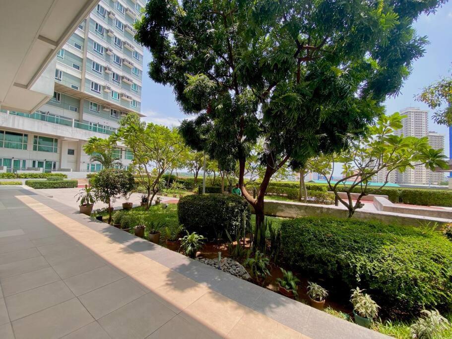Makati Penthouse With Stunning City Skyline View مانيلا المظهر الخارجي الصورة