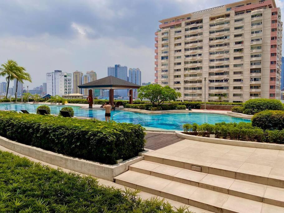 Makati Penthouse With Stunning City Skyline View مانيلا المظهر الخارجي الصورة