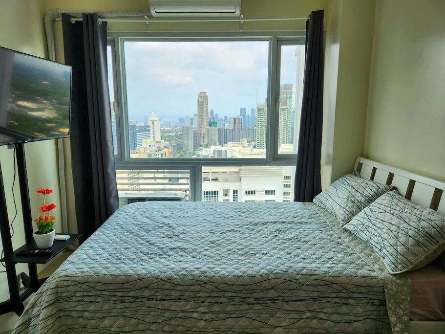 Makati Penthouse With Stunning City Skyline View مانيلا المظهر الخارجي الصورة