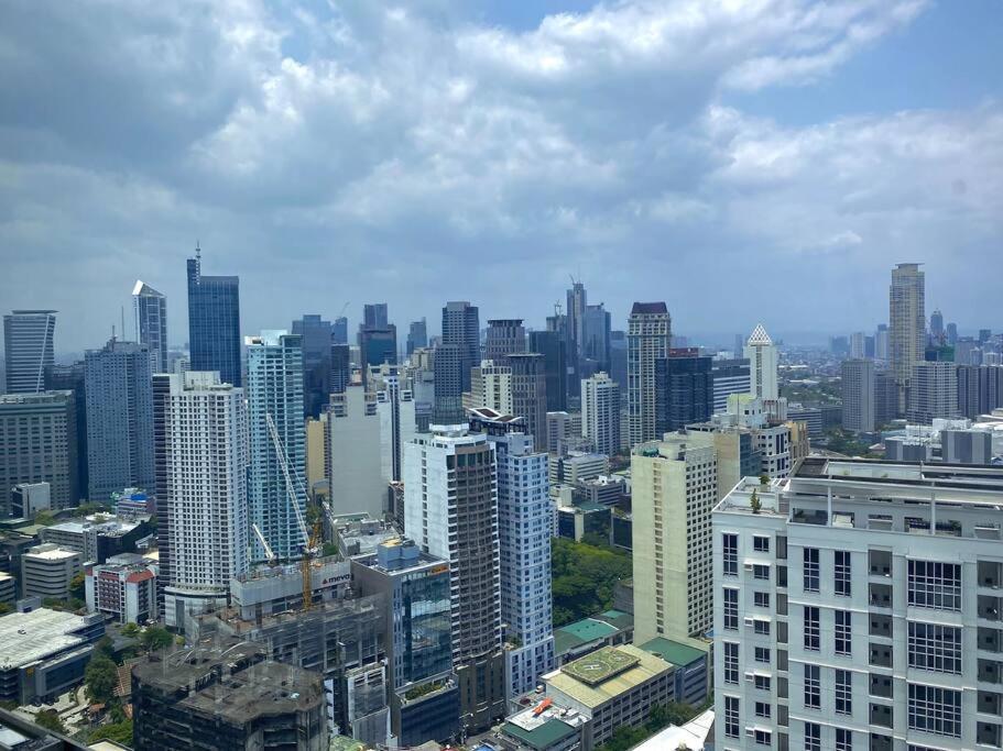 Makati Penthouse With Stunning City Skyline View مانيلا المظهر الخارجي الصورة